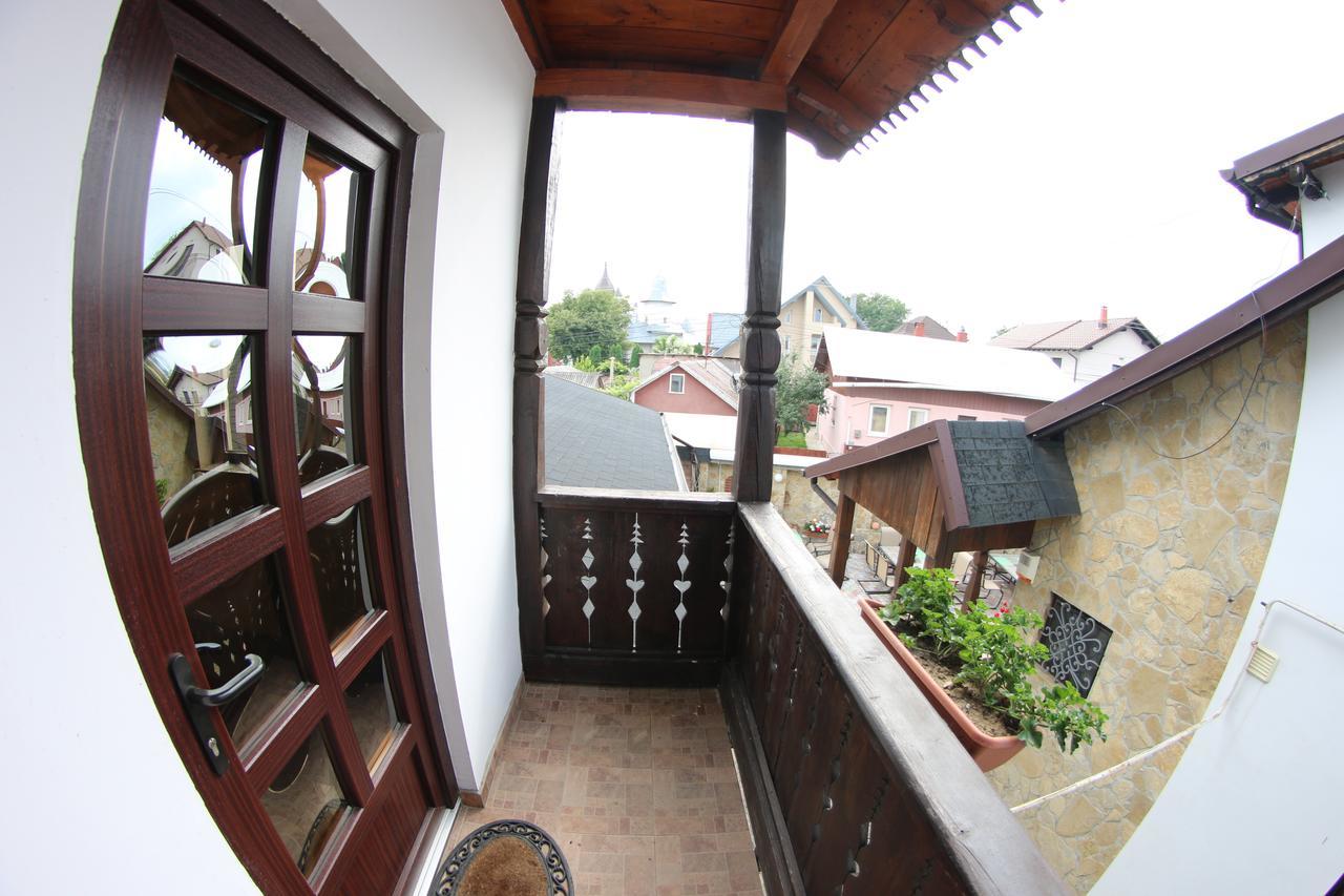 Casa Bucovineana Ξενοδοχείο Σουκεάβα Εξωτερικό φωτογραφία