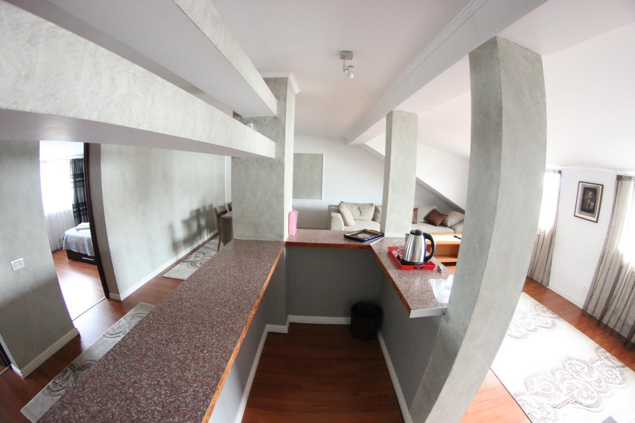 Casa Bucovineana Ξενοδοχείο Σουκεάβα Εξωτερικό φωτογραφία